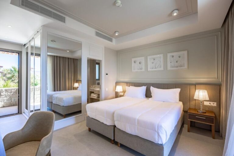 Almyros Beach Resort & SPA