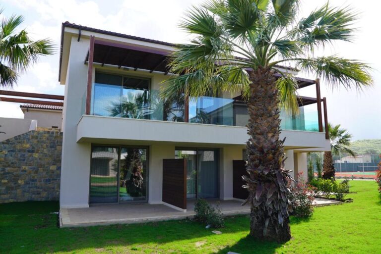 Almyros Beach Resort & SPA