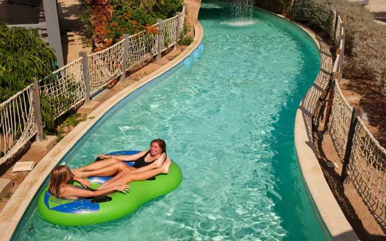 Coral Sea Water World Resort
