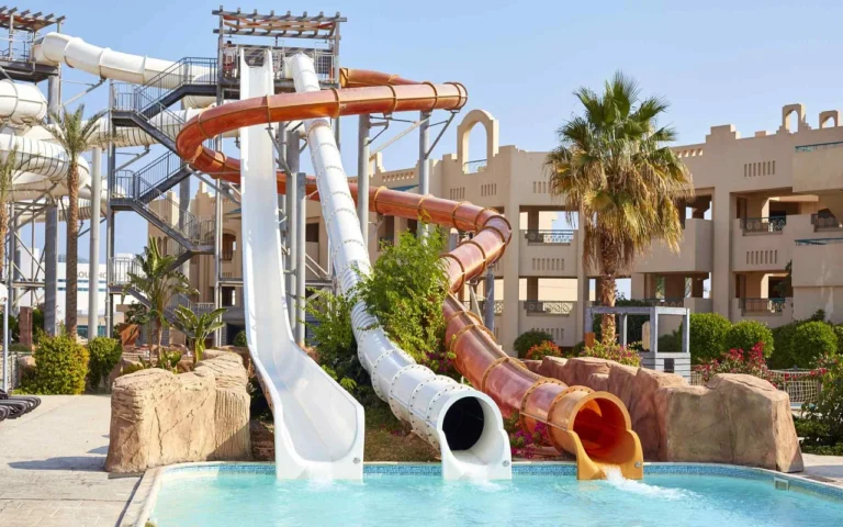 Coral Sea Water World Resort