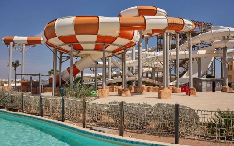Coral Sea Water World Resort