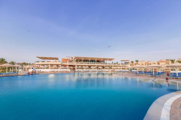 Pickalbatros Dana Beach Resort