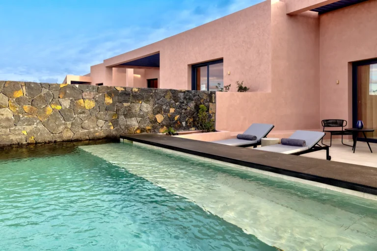 Domes Novos Santorini Autograph Collection