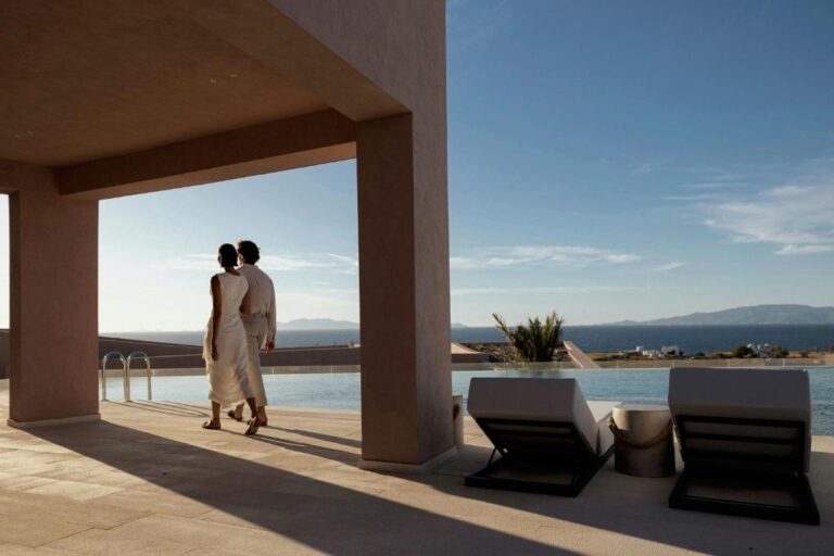 Domes Novos Santorini Autograph Collection