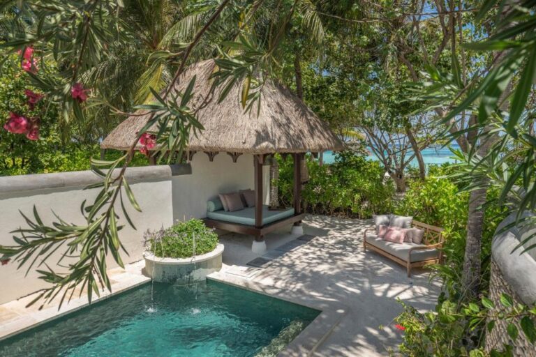 Four Seasons Resort Kuda Huraa