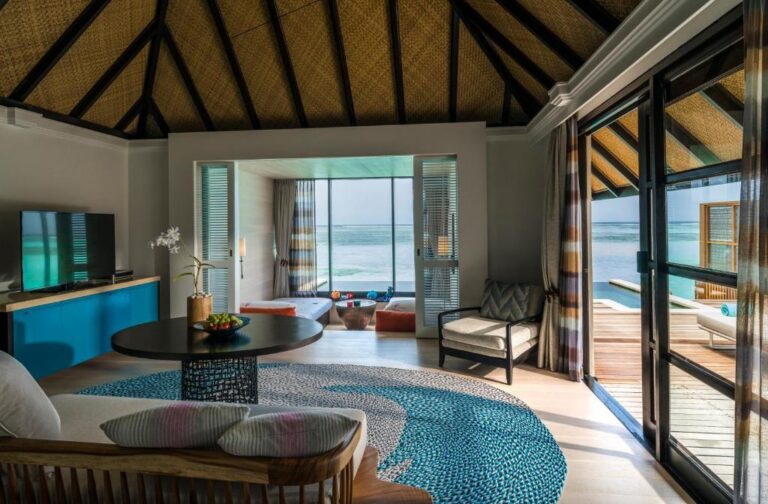 Four Seasons Resort Kuda Huraa