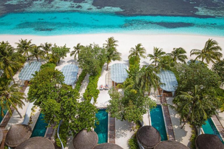 Four Seasons Resort Kuda Huraa