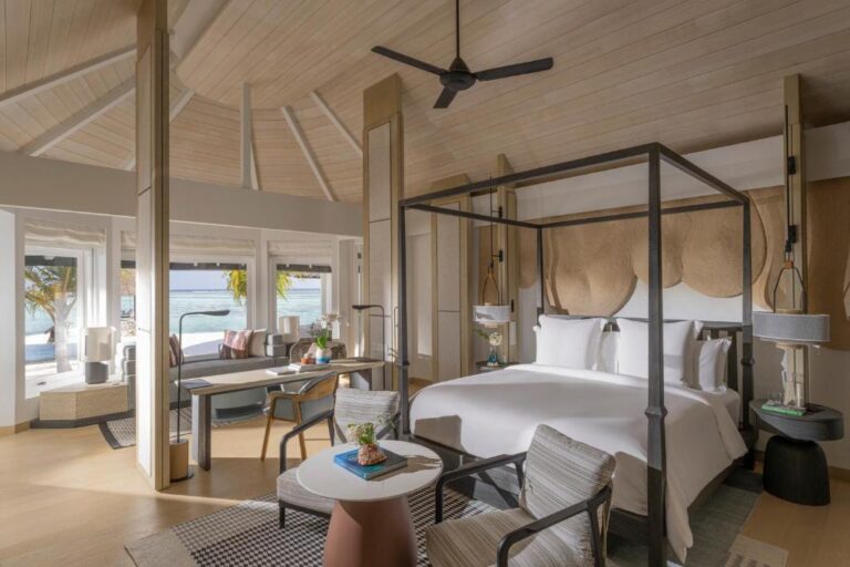 Four Seasons Resort Kuda Huraa