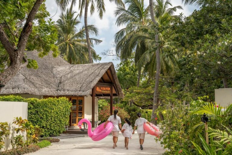 Four Seasons Resort Kuda Huraa