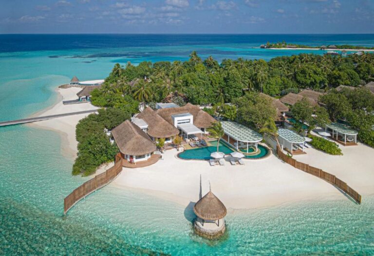 Four Seasons Resort Kuda Huraa