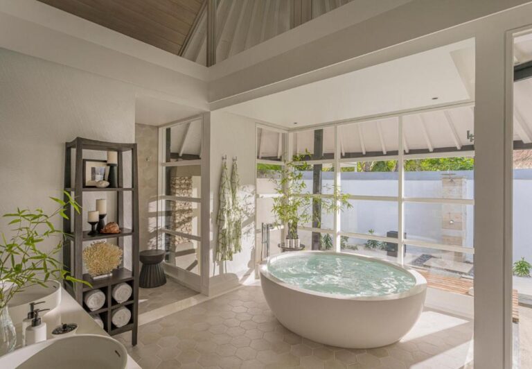 Four Seasons Resort Kuda Huraa
