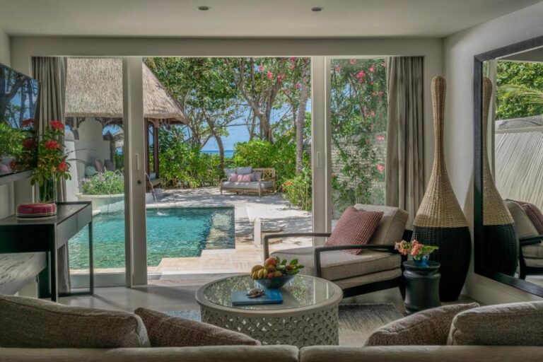 Four Seasons Resort Kuda Huraa