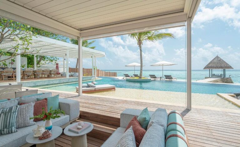 Four Seasons Resort Kuda Huraa