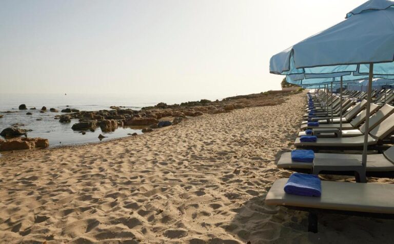I Resort Beach