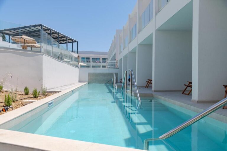 Mirage Bleu Resort