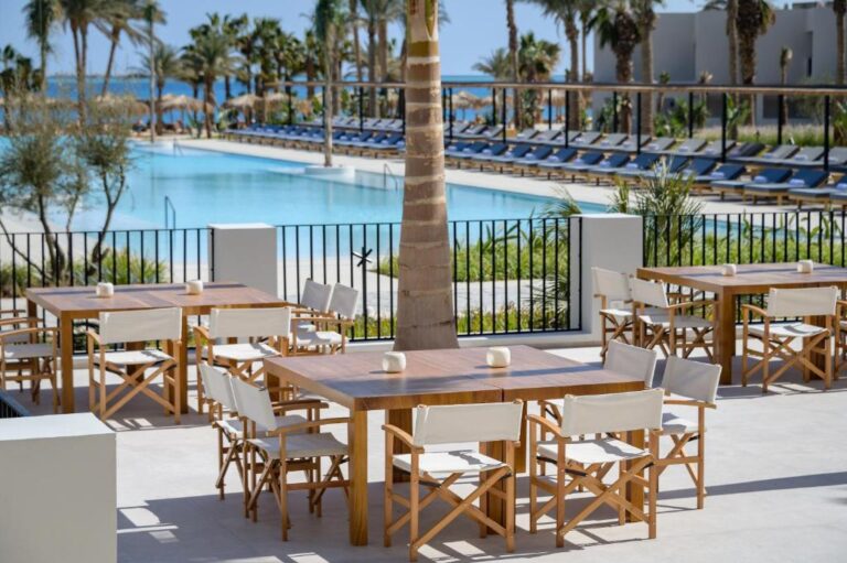 Serry Beach Resort