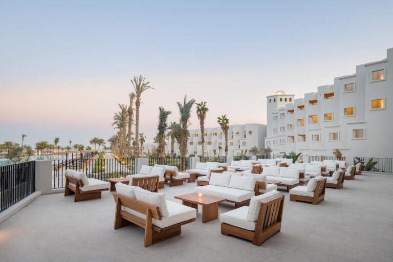 Serry Beach Resort