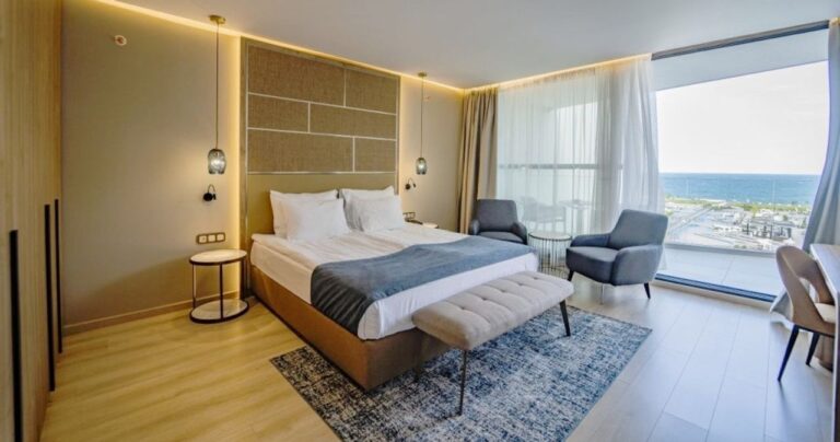 Wave Resort
