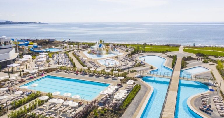 Wave Resort