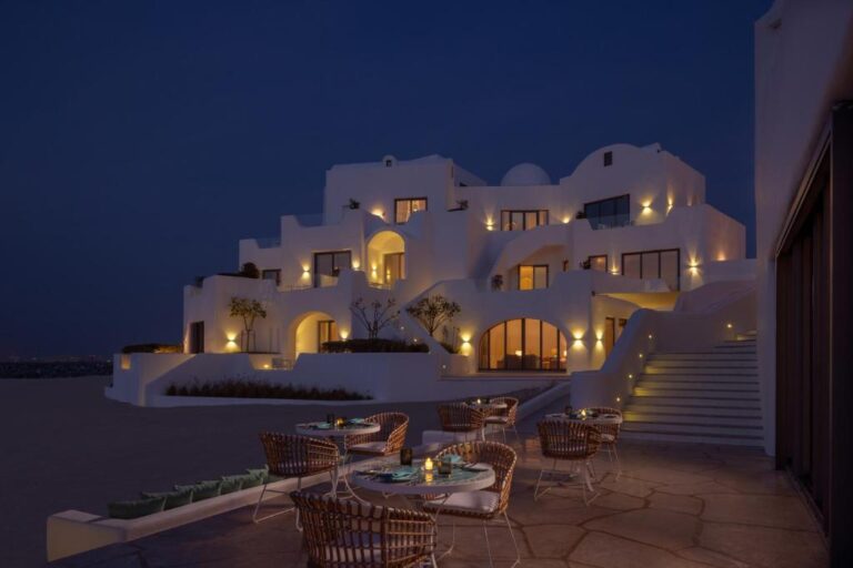 Anantara Santorini Abu Dhabi Retreat