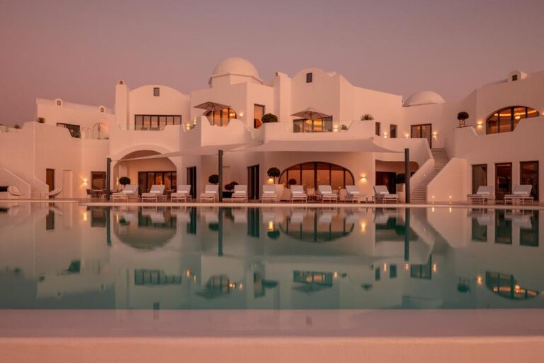 Anantara Santorini Abu Dhabi Retreat