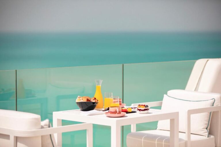 Anantara Santorini Abu Dhabi Retreat