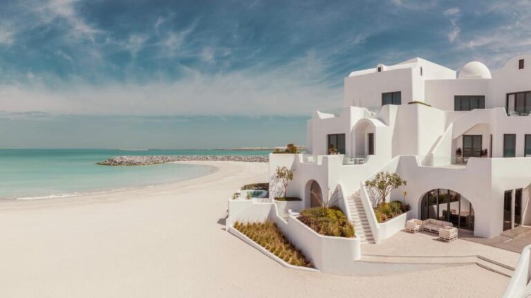 Anantara Santorini Abu Dhabi Retreat