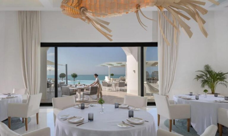 Anantara Santorini Abu Dhabi Retreat