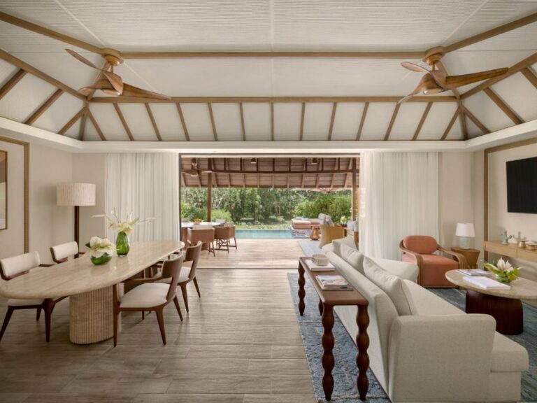 Four Seasons Resort at Anahita
