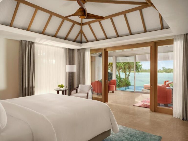 Four Seasons Resort at Anahita