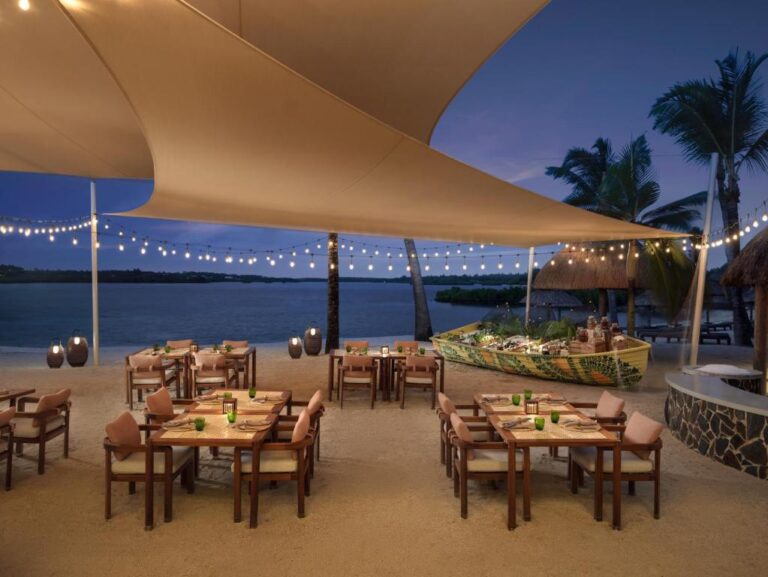 Four Seasons Resort at Anahita