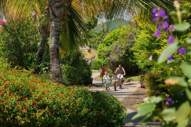 Four Seasons Resort at Anahita