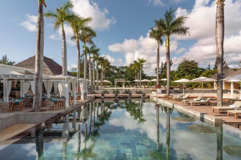 Four Seasons Resort at Anahita