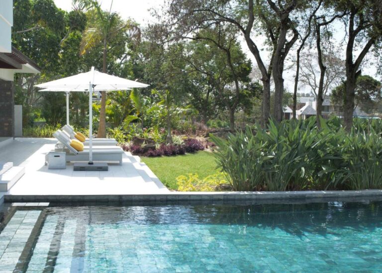 Four Seasons Resort at Anahita