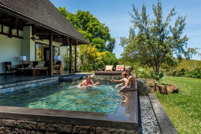 Four Seasons Resort at Anahita