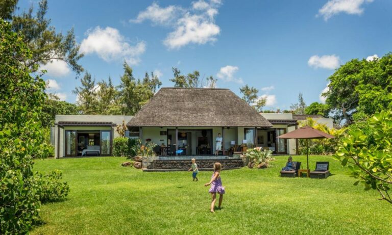 Four Seasons Resort at Anahita