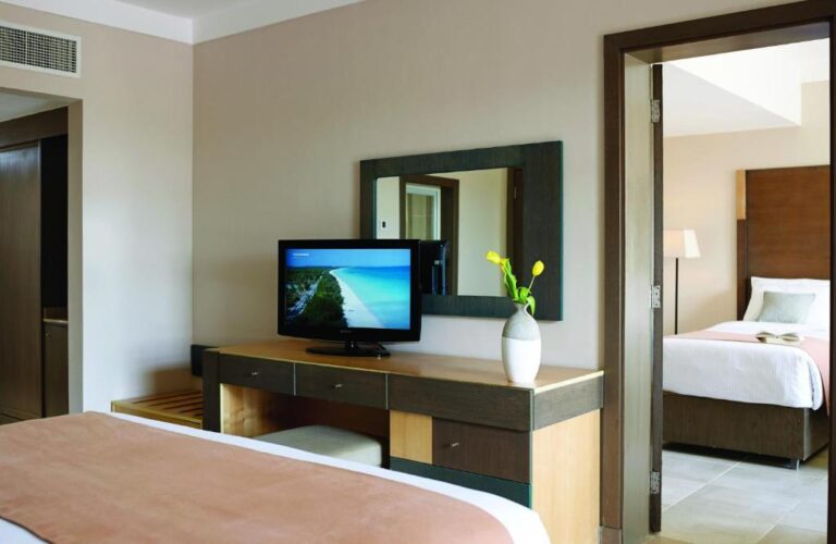 Coral Sea Aqua Club