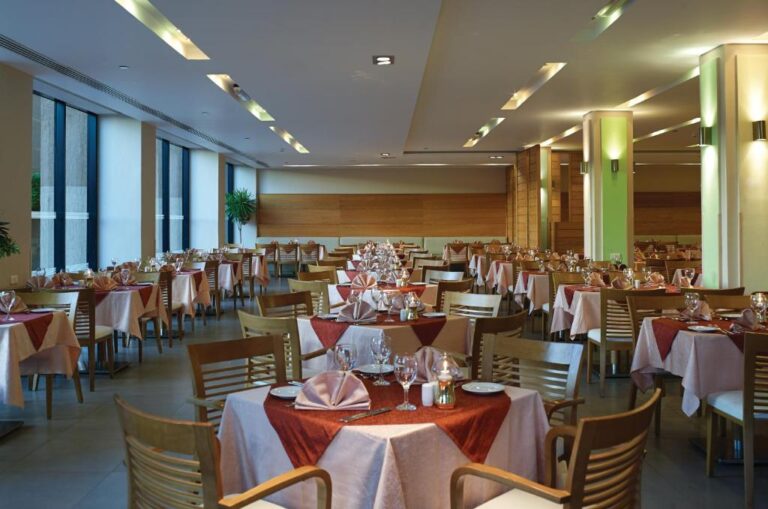Coral Sea Aqua Club