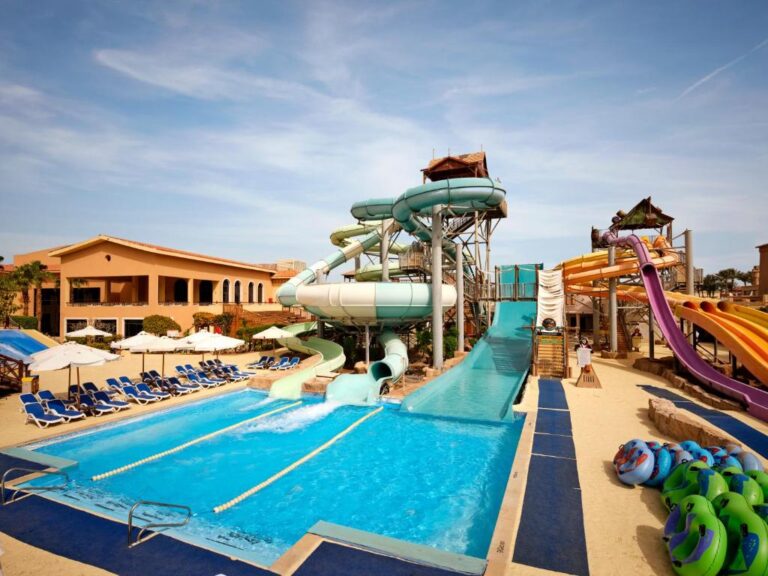 Coral Sea Aqua Club