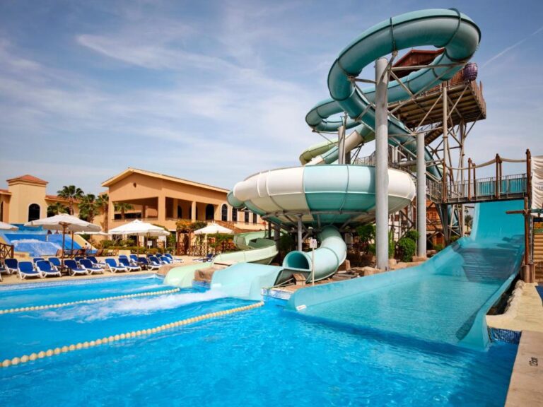 Coral Sea Aqua Club