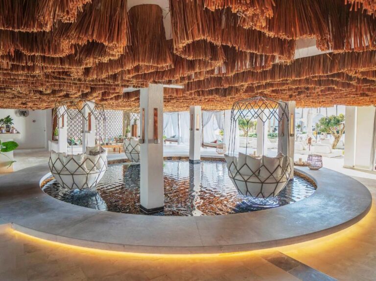 Grecotel LuxMe The White