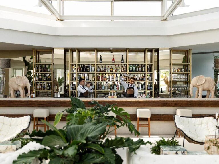 Grecotel LuxMe The White