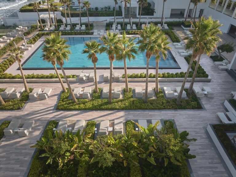Grecotel LuxMe The White