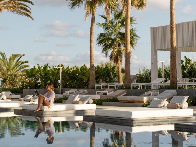 Grecotel LuxMe The White