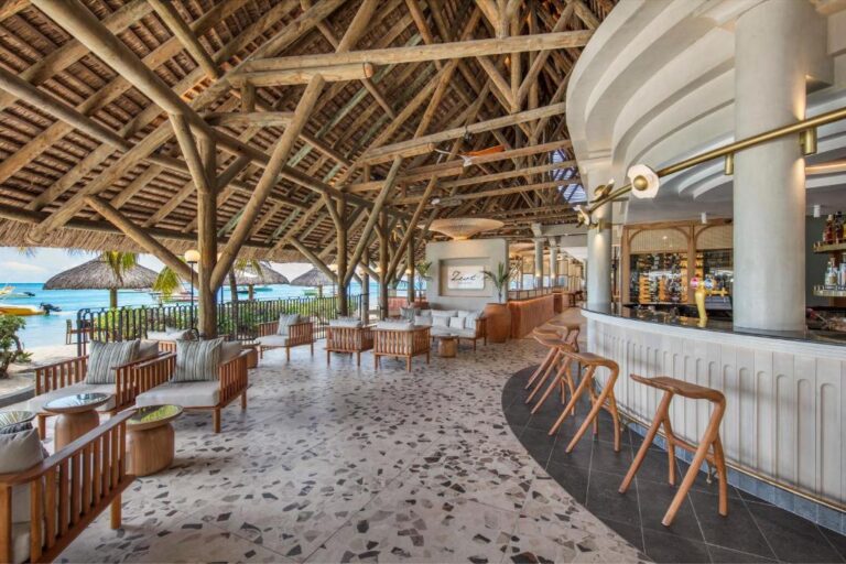 Paradis Beachcomber Golf Resort & Spa