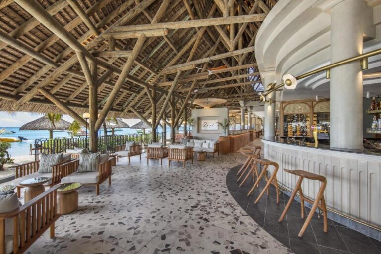 Paradis Beachcomber Golf Resort & Spa
