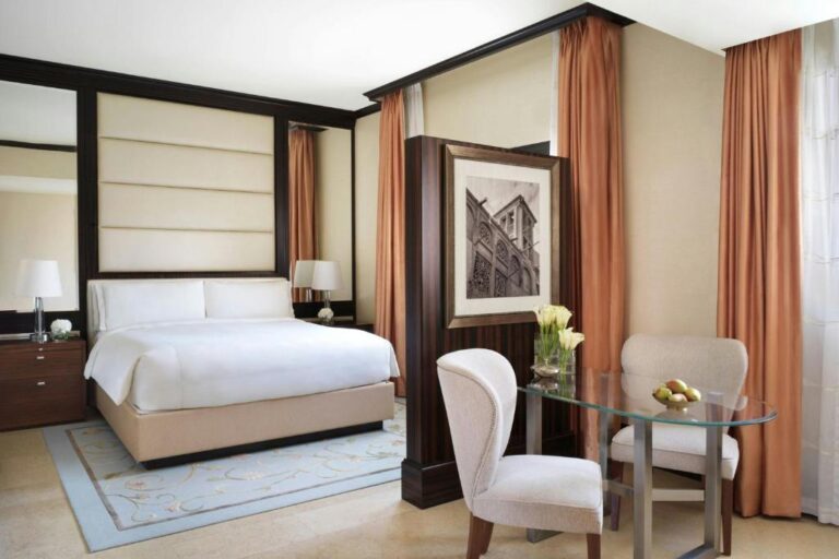 The Ritz Carlton Abu Dhabi Grand Canal