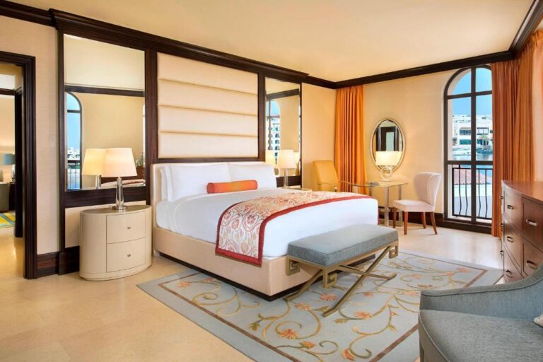 The Ritz Carlton Abu Dhabi Grand Canal