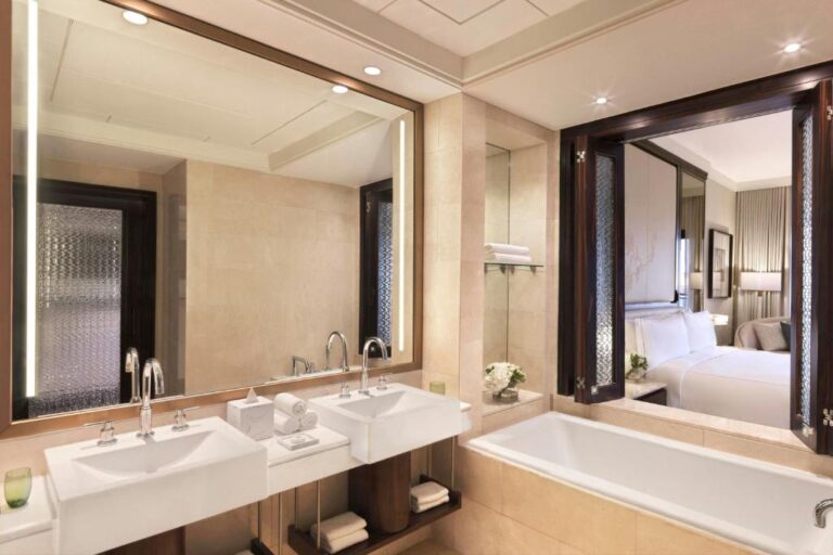 The Ritz Carlton Abu Dhabi Grand Canal