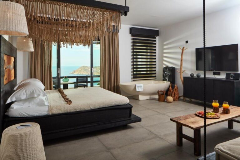 Myconian Utopia Relais & Chateaux